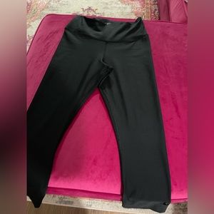 ⚫️Nike DRi-Fit Mid length Leggings